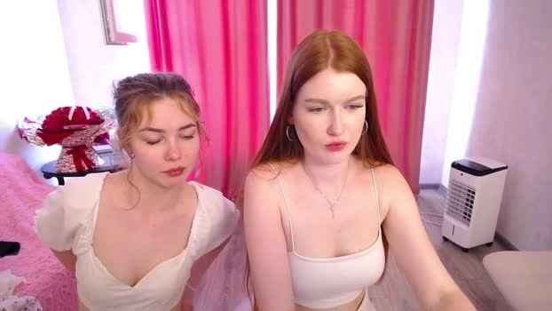 julie_meow246