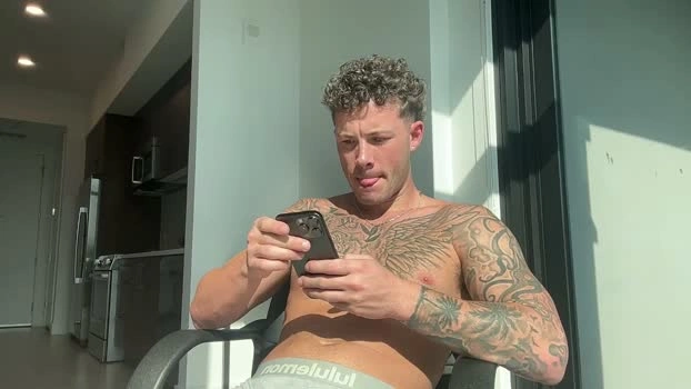 bigjonnnnnn 18-06-2026 Male Recording - orgasm Topless