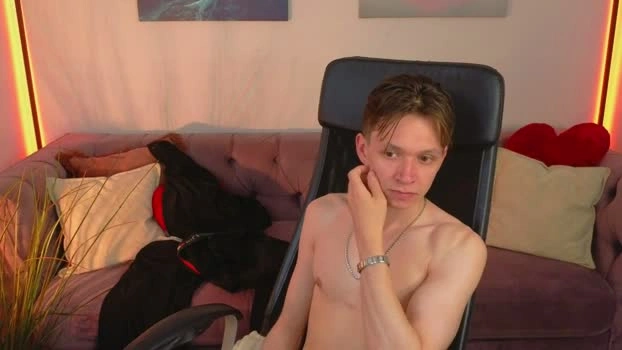 meverik_oushen 28-06-2026 Male Recording - Gay playtime