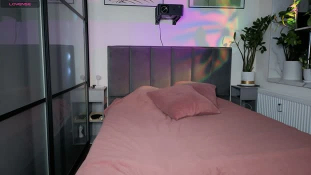 huge_vee 09-07-2026 Trans Recording - kissing fuckass