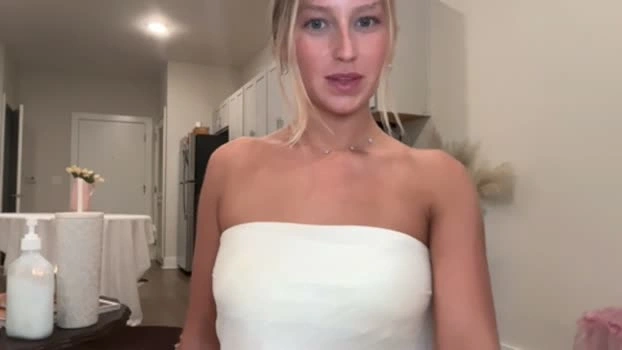 caseyyyhere 17-07-2026 Cam Show fingers boobs