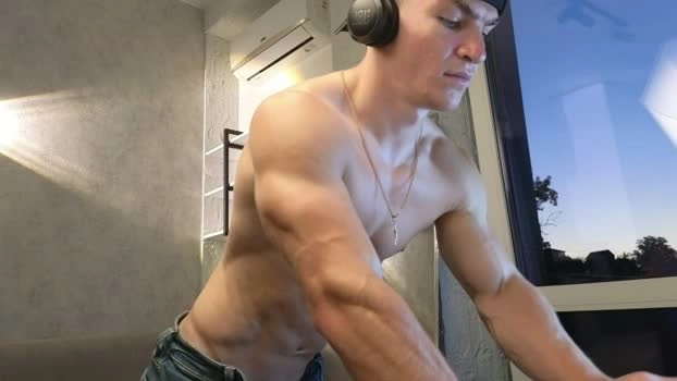 elliot_muscle04 18-07-2026 Male Recording - suck nude