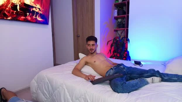 aron_santoro1 21-07-2026 Male Recording - spanking kissing