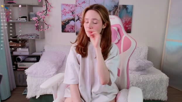 poompoompeach_ 05-08-2026 suckshow Recorded beautiful natural Recor...