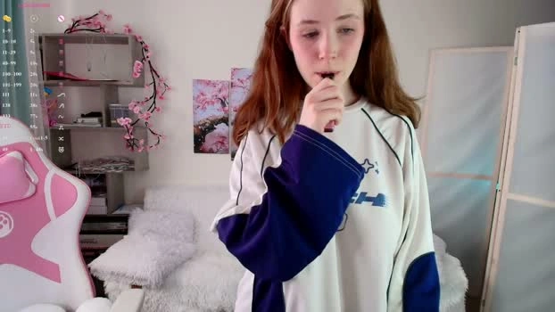 poompoompeach_ 07-08-2026 sexyfeet cute fingers big Recording
