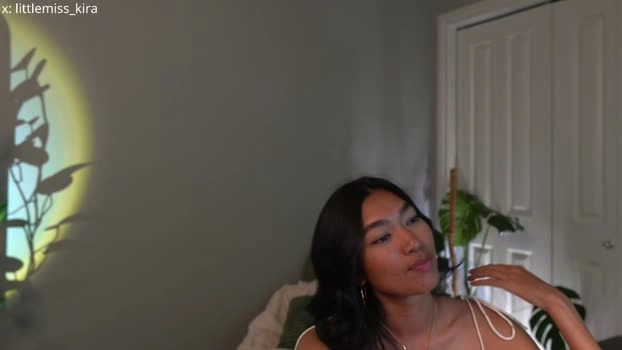 littlemiss_kira 10-08-2026 fuckher spanking fingering ass Recording