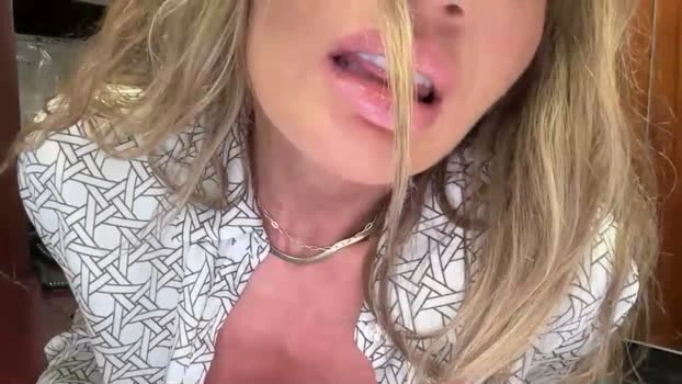 madame_andi 08-09-2026 wet suckcock suckcock legs Recording
