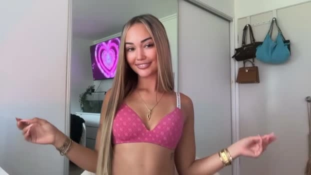 luvlivvyy 24-09-2026 Cam suckshow Wet hard Recording